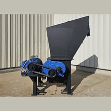 Single Roll Shredder, 40 HP, 18" diameter Roll, 16.5" Wide, 6 Grooves with Round Hammers