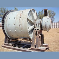 7' x 5.5' Ball mill