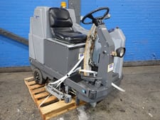 Advance #3200C, floor scrubber, 40", 36 V.