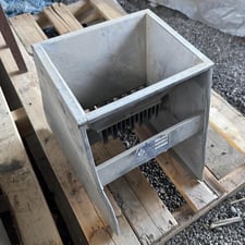 Sample Splitter, Humboldt, 6", 3" x 6" feed area, 0.375" particle size, 14 chutes