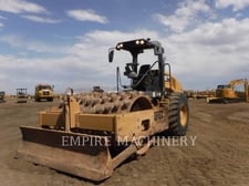 Caterpillar CP56B, Vibratory Single Drum Pad, 2481 hours, S/N: P5600560, 2019