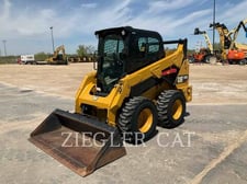 Cat 242D, Skid Steer Loader, 1943 hours, S/N: DZT00914, 2014