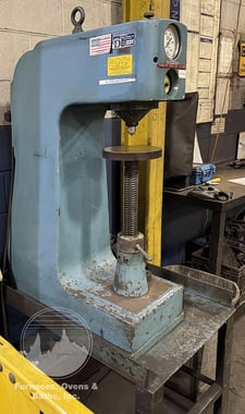 Detroit Testing #DH-2, Brinell hardness tester, 500-3000 KG load capacity, 12" vertical work gap, 9" throat