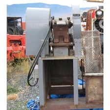 1.5" x 4" Samson #No. 00, lab jaw crusher, 300 lb/h, 1/8" discharge, 0.5 HP, 115 V.