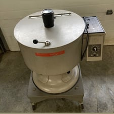 Damon/IEC #K, lab centrifuge, 5,500 RPM max, 4,275 G max, 6 L max, 0.75 HP, 115 V.