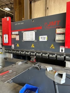 66 Ton, JMT #PBF-2560, Hydraulic Press Brake, 100.4" bending length, Delem DA-52s, 2013