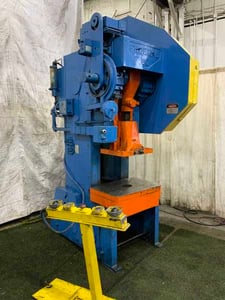 60 Ton, Federal #60, OBI flywheel press, 6" stroke, 15" Shut Height, 90 SPM, 7.5 HP, air clutch & brake, 1981