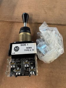 Allen-Bradley Toggle Switch 800T-T4T8AAXX