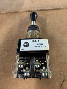 Allen-Bradley Toggle Switch 800T-T4T8 AAXX 600V Allis-Chalmers