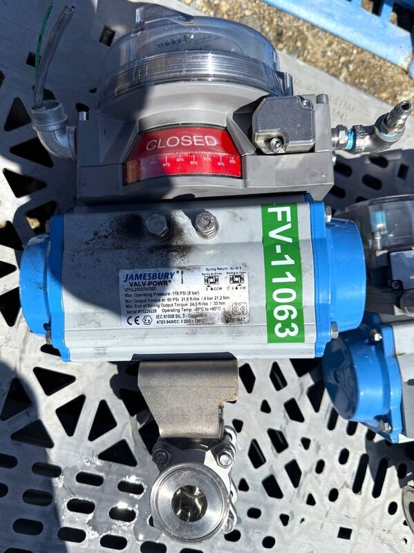 1" Jamesbury #VPVL250SR4/5BD, ball valve, pneumatic actuator (4 available)