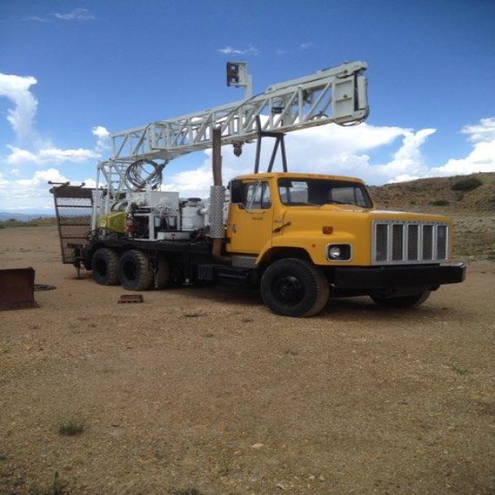 Longyear #44, Diamond Core Drill, Hydro 44, 1985 International chassis, 2,000' drill pipe