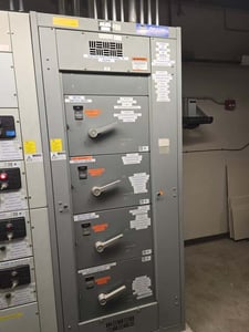 1200 Amps, Westinghouse Pow-R-Line #SDPA, switchboard, 480 Volts, 3 phase, 4 wire, w/FDP units, 1981