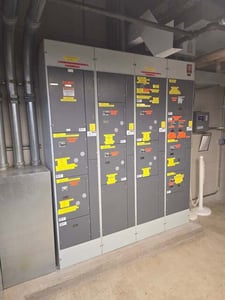 1200 Amps, Westinghouse, sub-distribution switchboard, 480 Volts, 3 phase, 3 pole