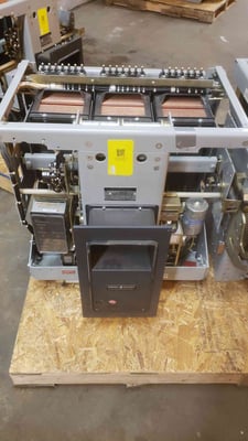 4000 Amps, General Electric #AKR-8D-100, low voltage power circuit brea, 635 Volts, drawout