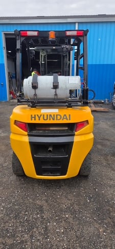 5,000 lb. Hyundai #25L-9A, LP gas sit-down forklift, pneumatic tires, 3-stage mast, side shift, 2022