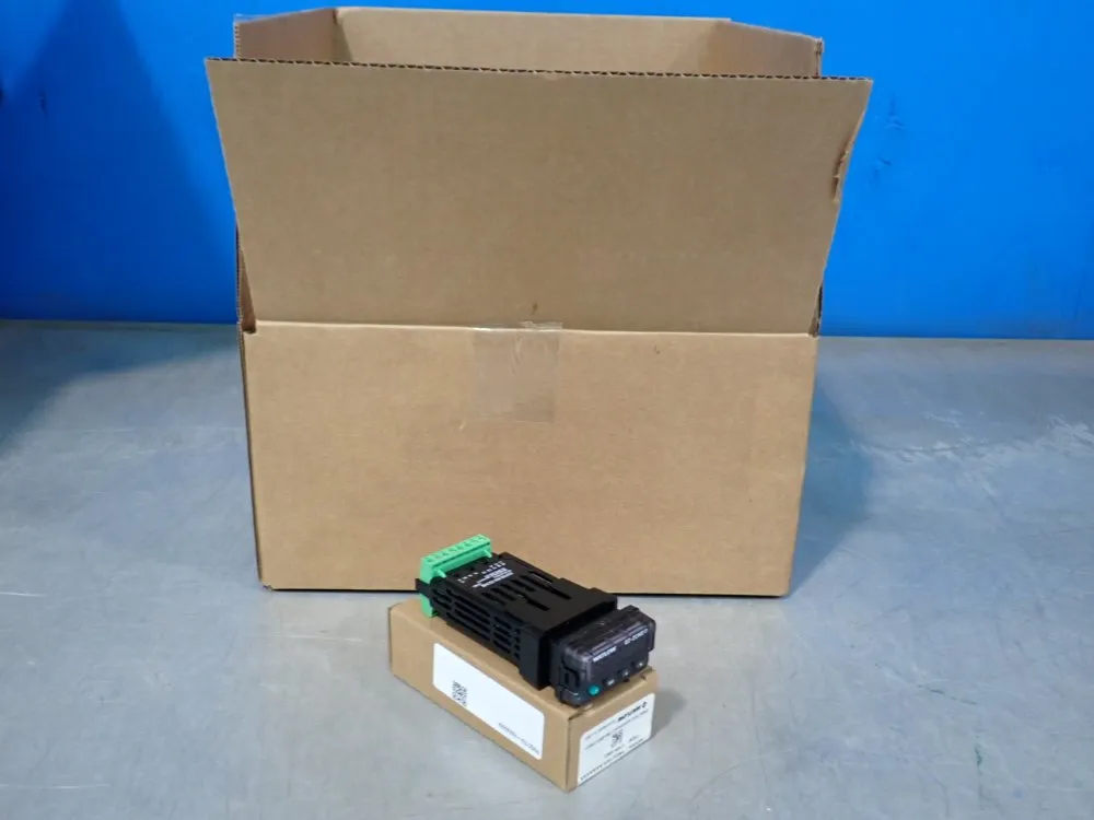 Watlow #PM3C1EA-AAAAAAA, digital temperature controllers, LOT of 34, Unused