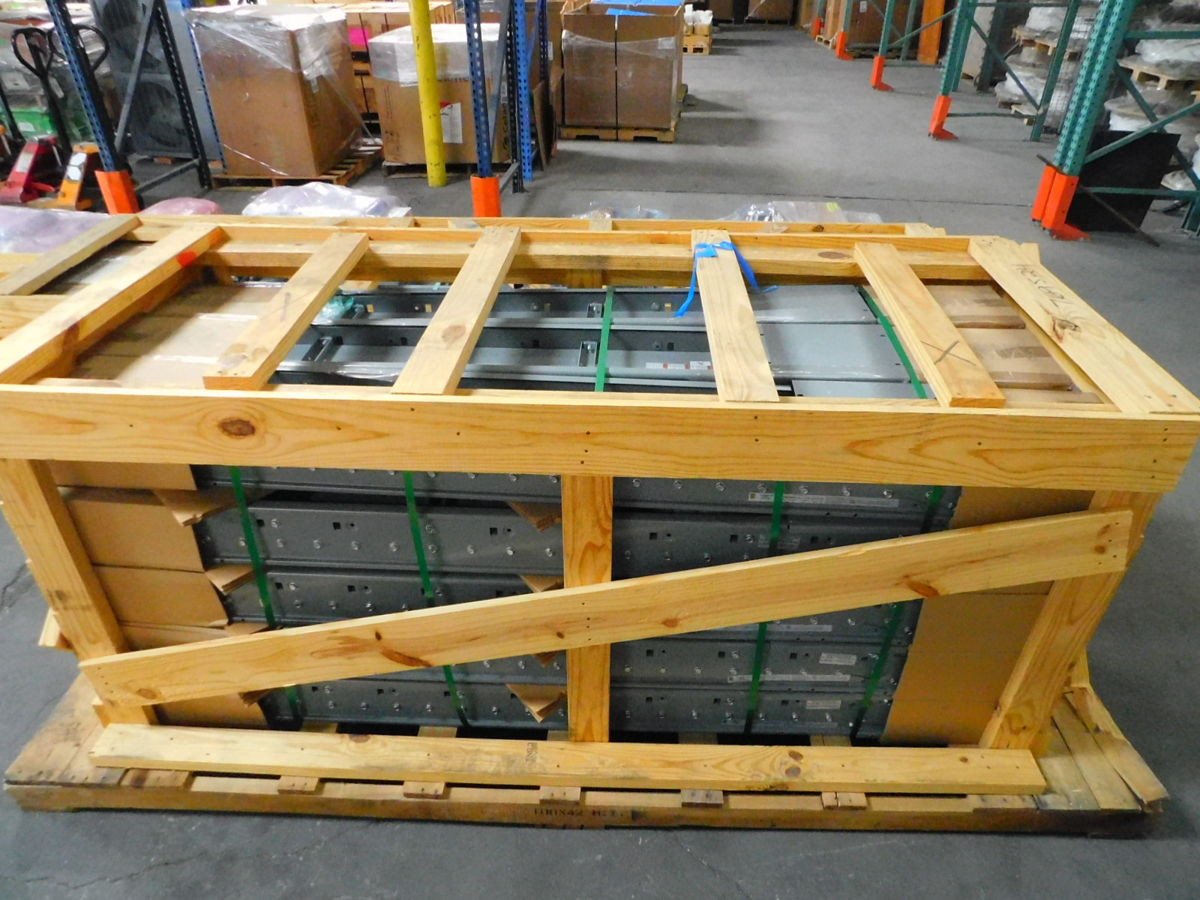 1600 Amps, Square D AFH2316G6STM, i-line ii feeder, 600 Volts, 3P3W, 6 Ft. sections (15 available)