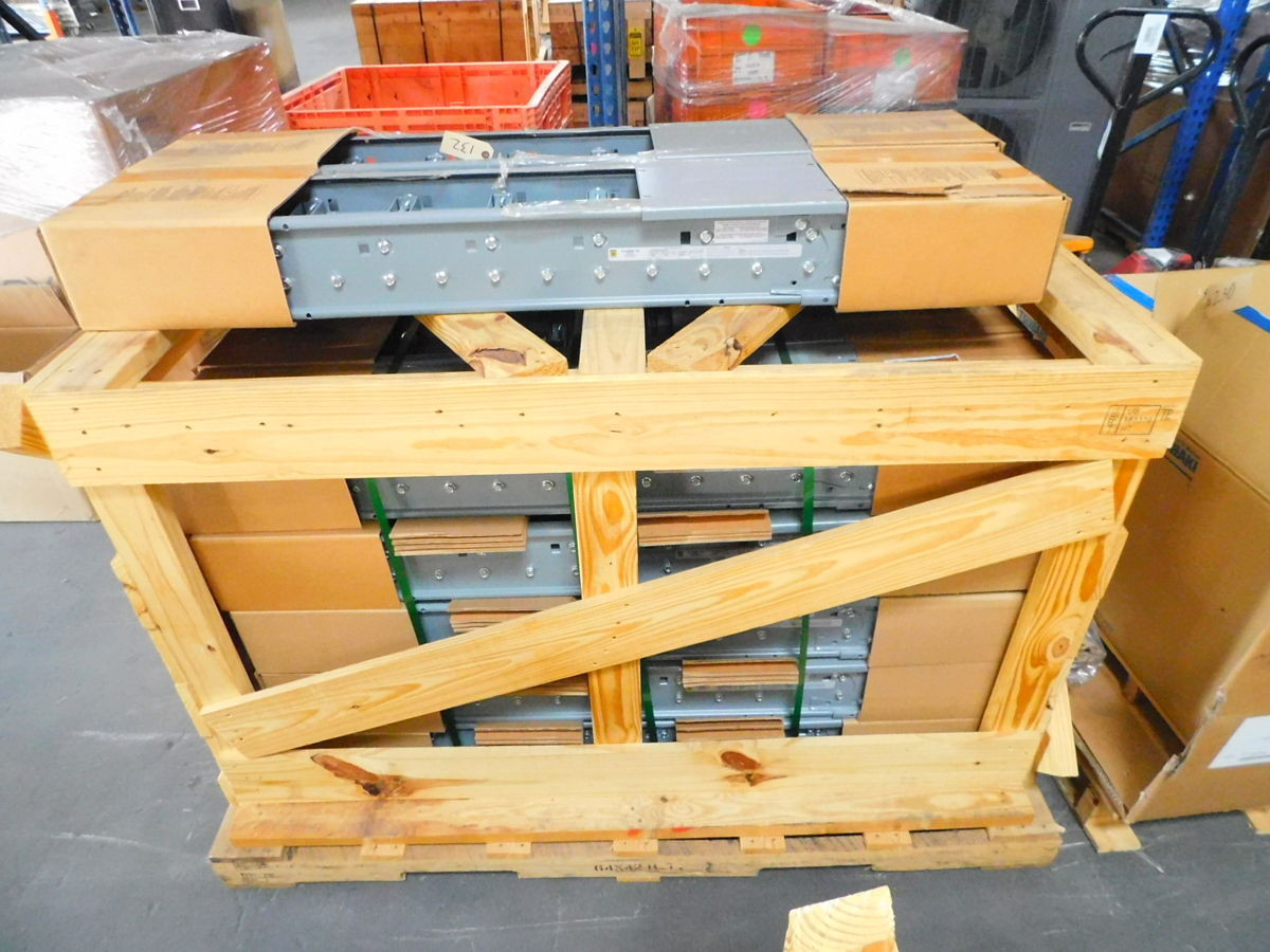 1600 Amps, Square D AFH2316G4STM, i-line ii feeder, 600 Volts, 3P3W, 4 Ft. sections (17 available)