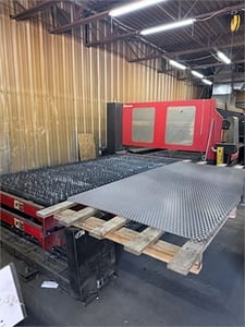 Amada #FO-3015NT, CO2 laser, 4000 watts, 122.8" x 61" sheet, 122.8" X, 61" Y, 7.87" Z, dual pallet shuttle