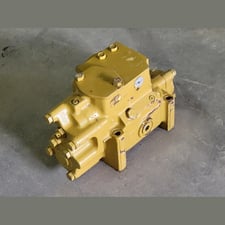 Caterpillar #8J-2318, Steering Valve, compatible w/ CAT R1700G, R2900, 834B, 988B, AD40, AD45, AD55 Series