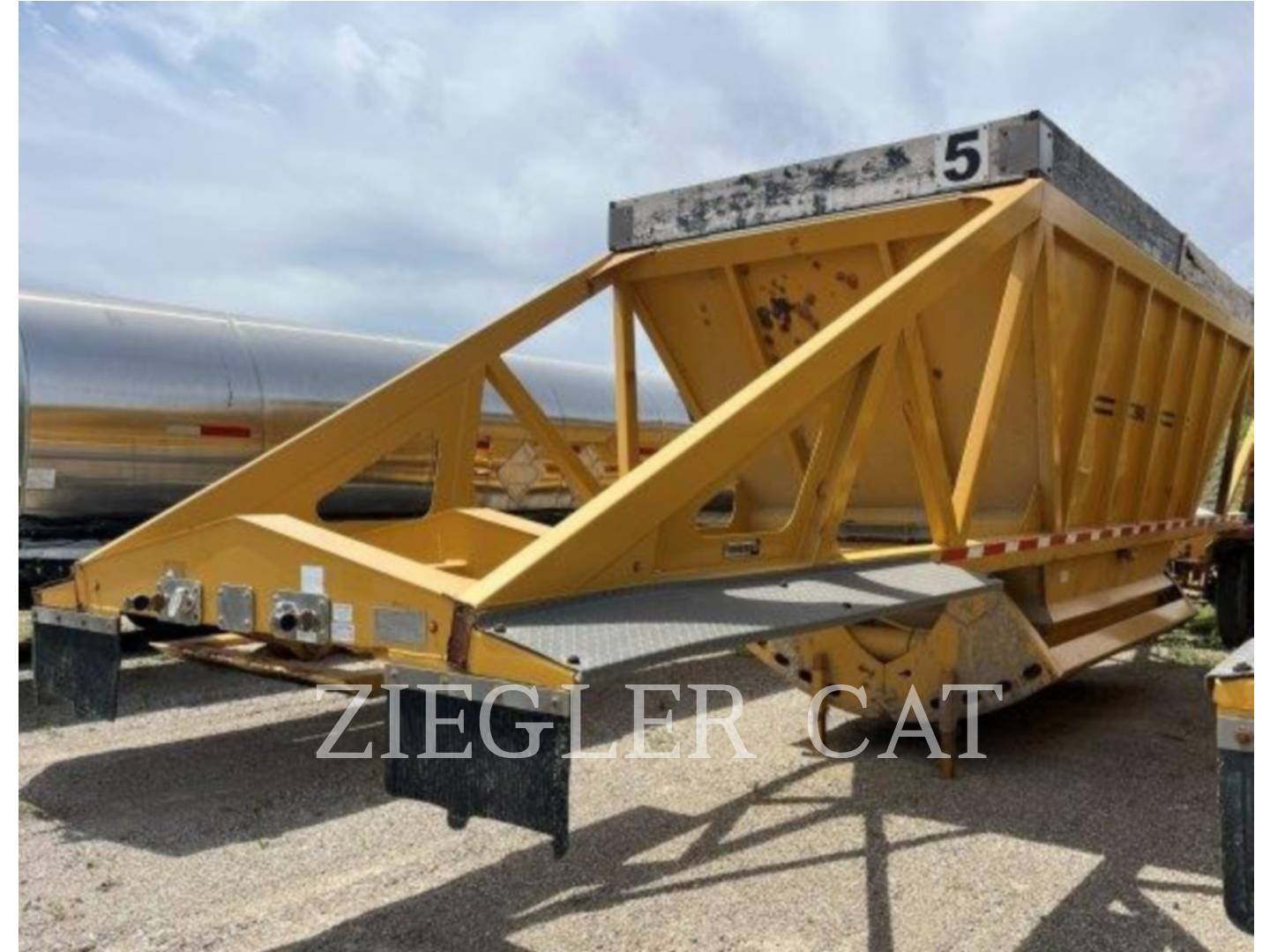 Trail King Industries Inc. TKBDLW26, Trailer, S/N: 1TKD04029JW105637, 2017