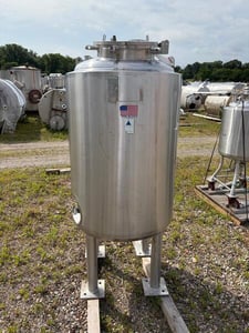 132 gallon Stainless Steel Vertical Pressure/Vacuum Tank, 34" diameter x 47" height, 40 psi @ 350&deg;F, 1993