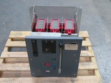 800 Amps Westinghouse #DS-206, Low Voltage Power Air Circuit Breaker, 3-Pole, 600 Volts AC, 30 kA IC (2