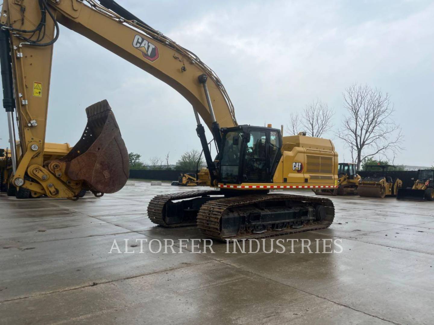 Caterpillar 352-08FG, 2888 hours, S/N: KXH10425, 2023