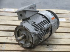 5 HP 1755 RPM Siemens, 1PC28912AB112L63-Z, Frame 213TCV, TEFC, 1.15 service factor, 460 Volts