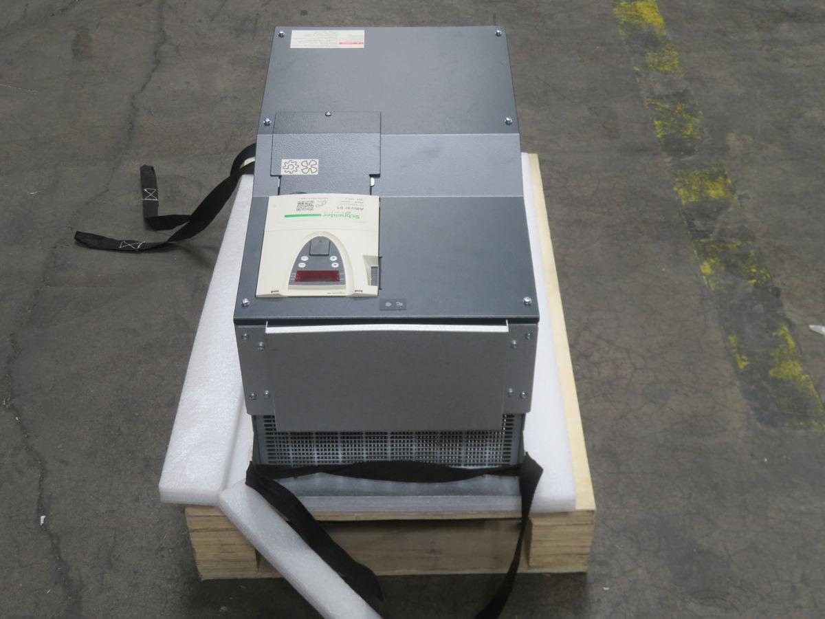 60 HP Schneider, ATV61HD45N4Z, Variable Frequency Drive, 380-480 Volts Input, 77 Amps Output (2 available)