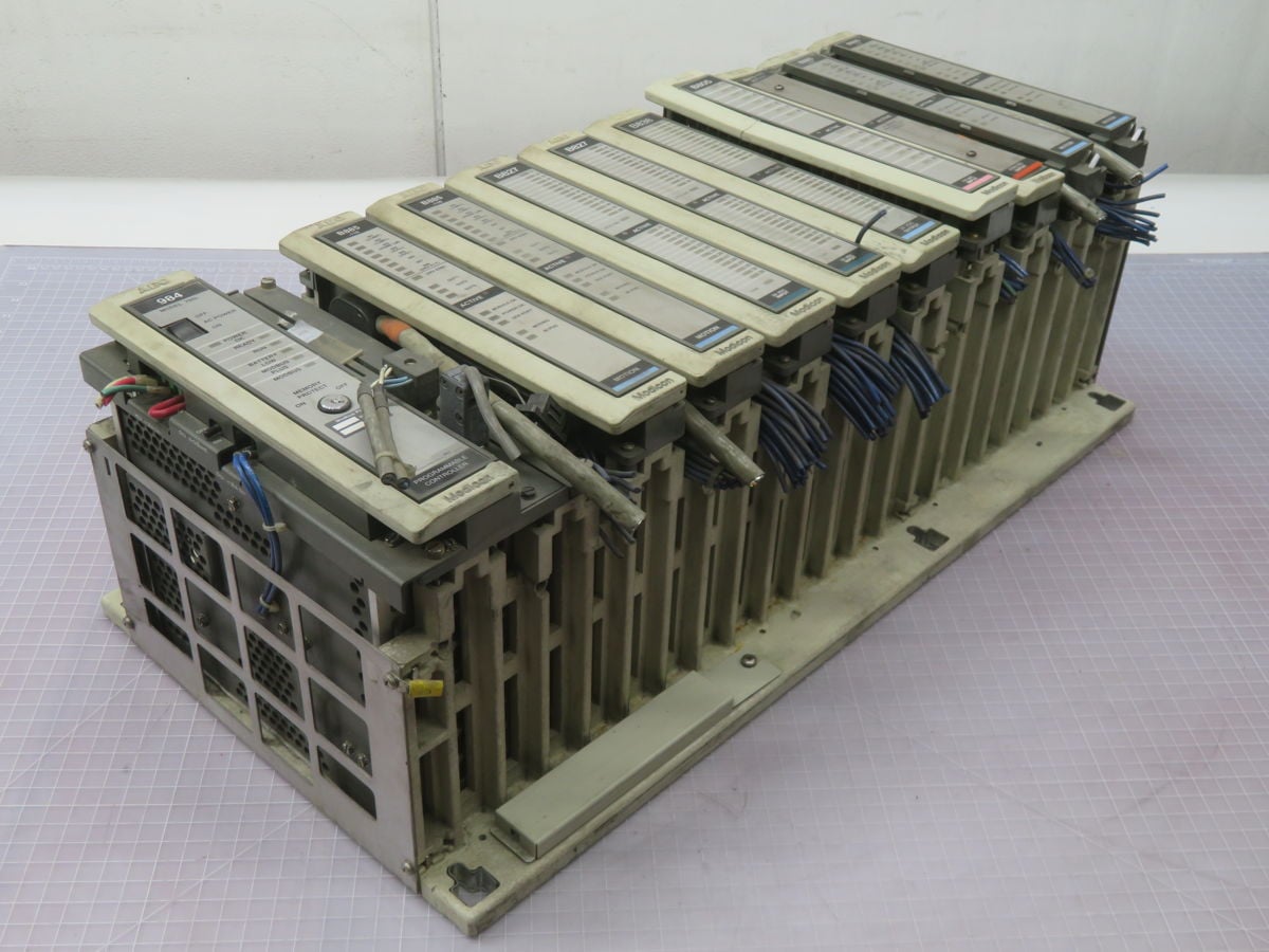 Modicon AS-B885-110, Controls PLCs