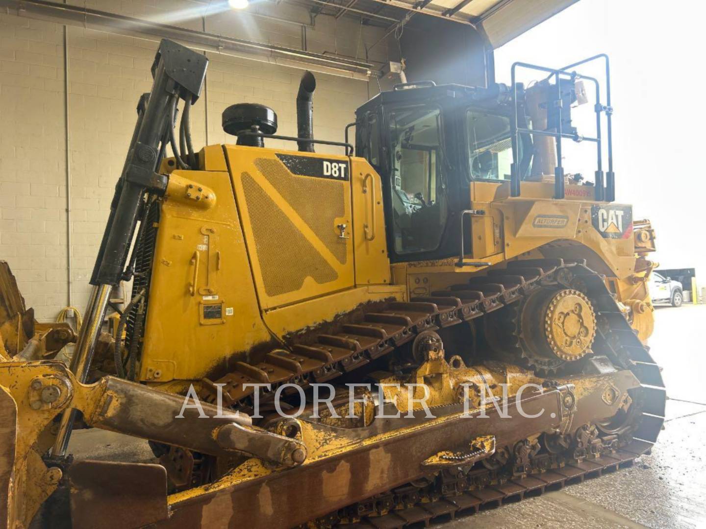 Caterpillar D8T, 4071 hours, S/N: AW400915, 2019