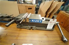 6" Kurt machine vise (2 available)