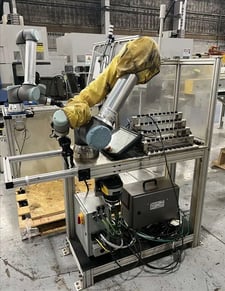 Universal Robots, UR-10e, CoBot, 22 lb. payload, 51.2" reach, Robotiq hand-e gripper, 2020