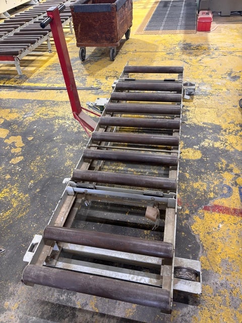 Q Systems, Roller Conveyor, 100' L