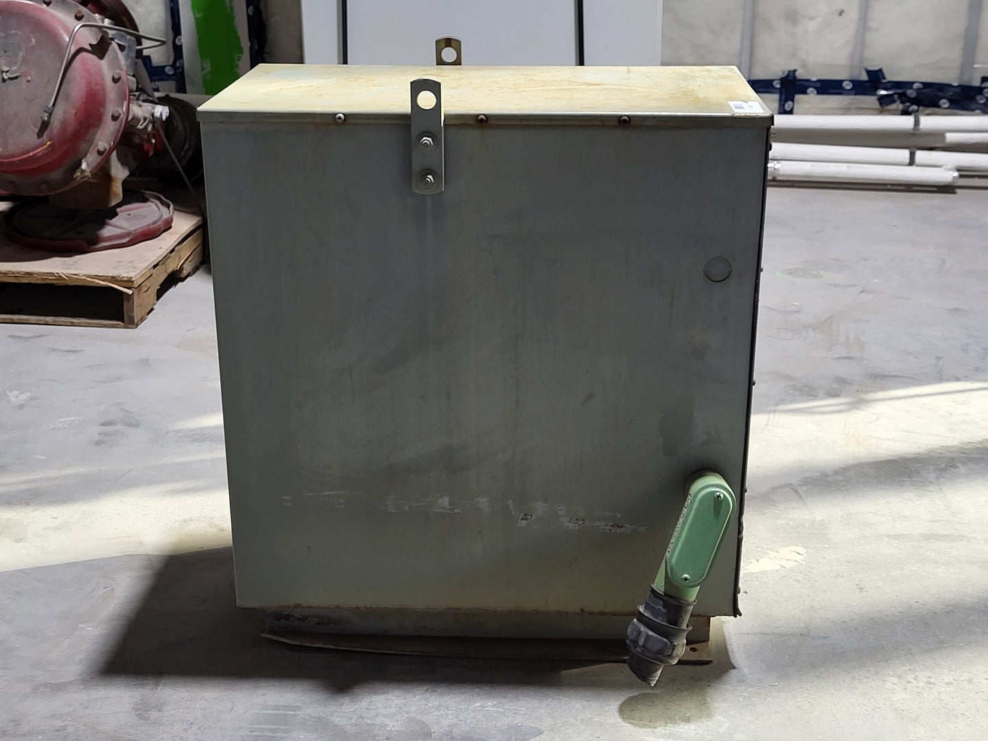 75 KVA 600 Primary, 208/120 Secondary, Delta #CETC0075S001534, Dry Type Transformer, Nema 3R, 2002