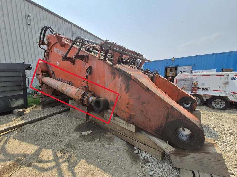 Hitachi EX2600-6 Parts: L/H Boom Cylinder For Shovel, 15,900 Hrs