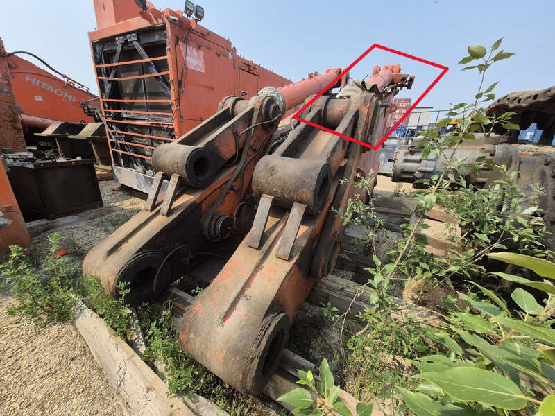 Hitachi EX2600-6 Parts: R/H Arm Cylinder For Shovel, 26,800 Hrs