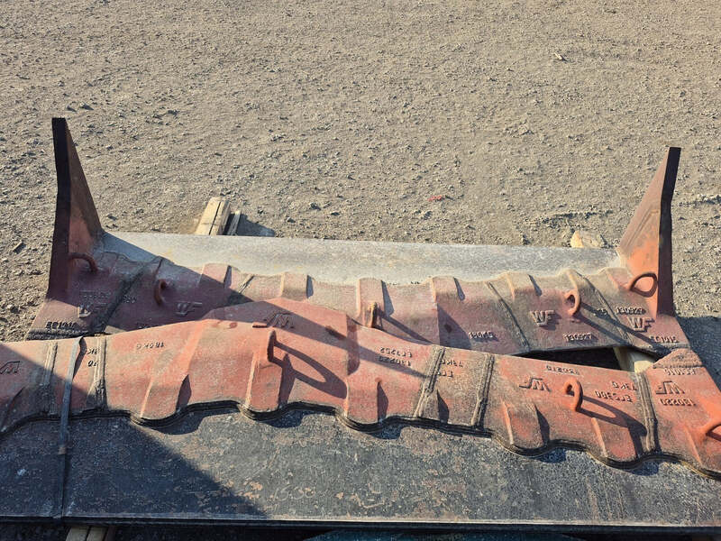 Esco, 100" Excavator Bucket Lip, like new