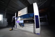 220 Ton, MVD #C220-3700, CNC Hydraulic Press Brake, 145.7" bed length, 12.2" stroke, 1.1' throat, Delem