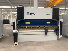 220 Ton, MVD #B220-3100, CNC Hydraulic Press Brake, 122" bed length, 10.2" stroke, 1.1' throat, Delem DA-66S