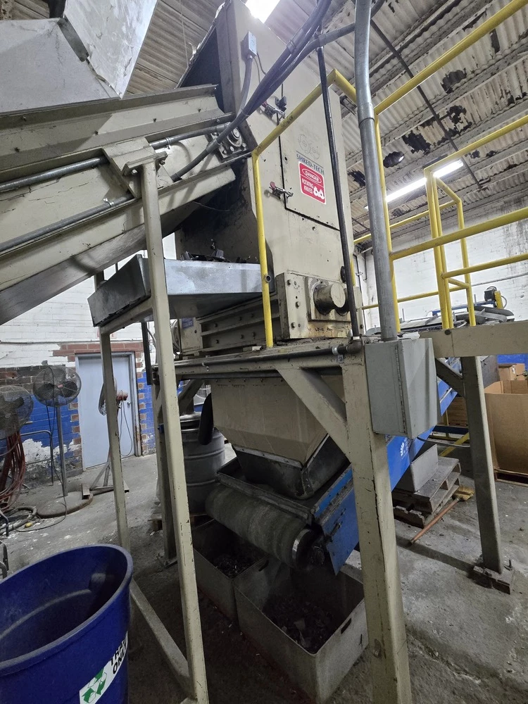 Shred-Tech #50S, dual shaft shredder, 35" x 30" cutting chamber, dual 20 HP motors