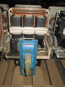 600 Amps, General Electric, AK-2A-25, manually operated, drawout
