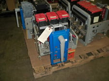 800 Amps, General Electric, akr- 4a-30h-1, manually operated, drawout