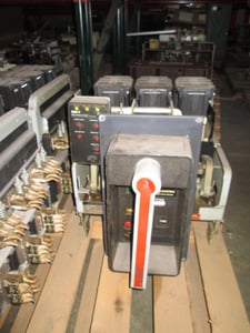 1600 Amps, General Electric, akr- 7d-50, manually operated, drawout