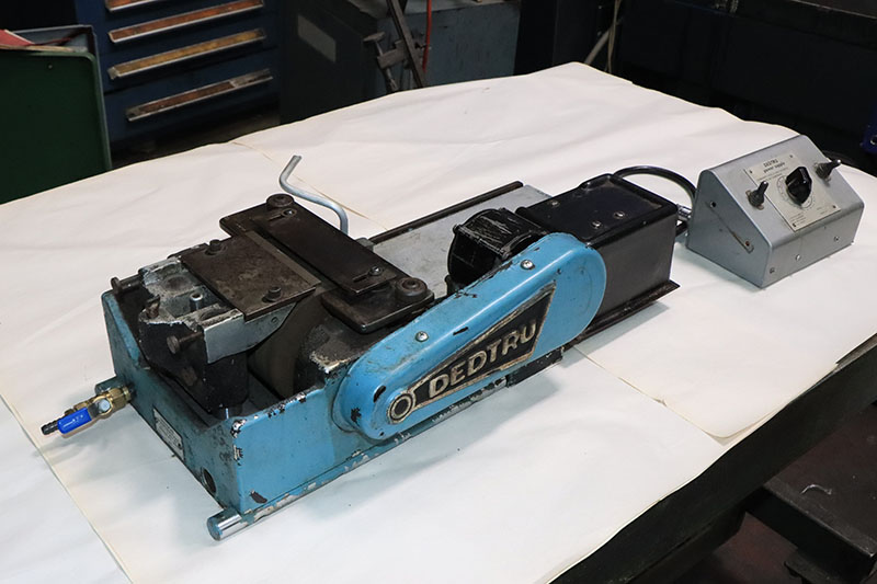 Unison #Dedtru-C, centerless grinder attachment, 1/32" - 5" diameter capacity, 4" x4-1/4" reg. wheel, sine