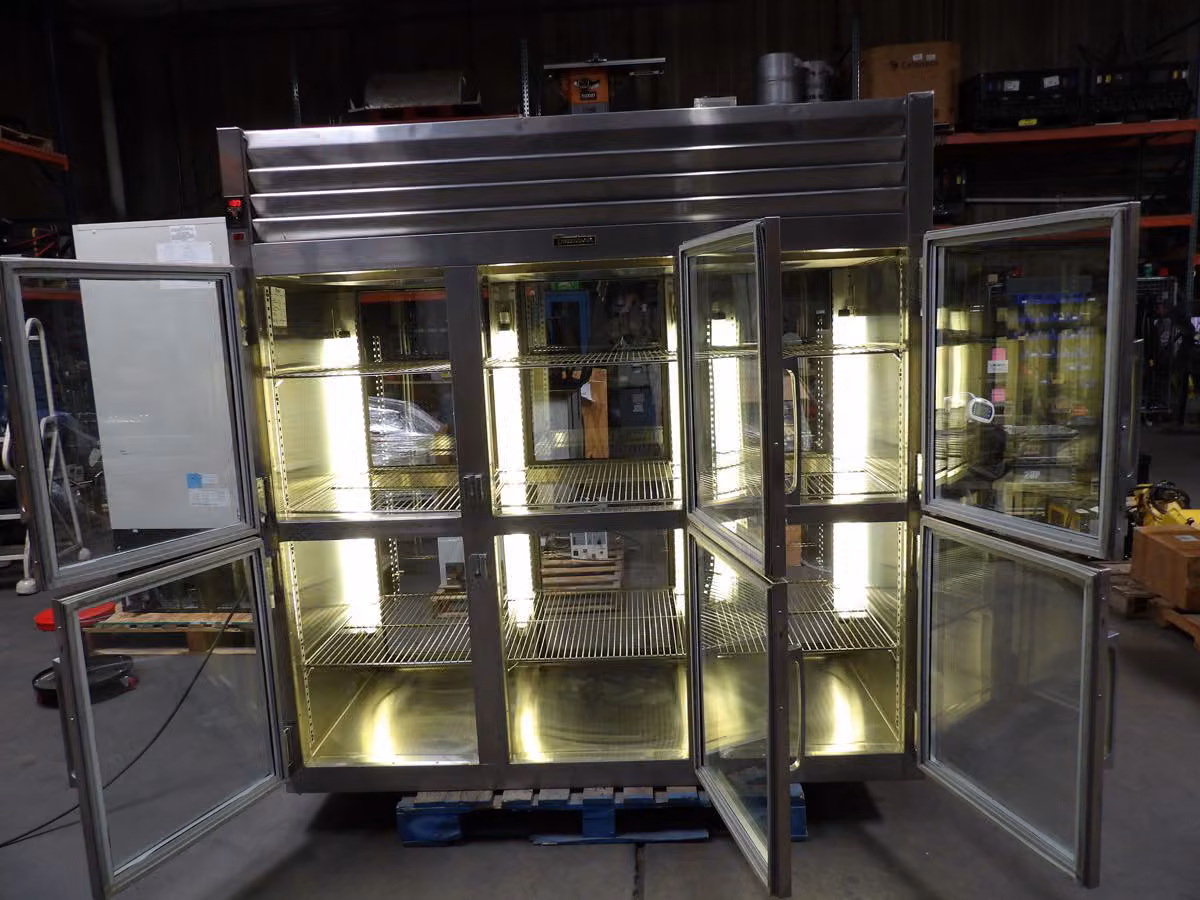Traulsen #RHT332NPUT-HHG, 3-Section Reach-In Refrigerator, 31.8 Cu. Ft., 34-38°F, R-450A, 120 V. AC, 1 phase