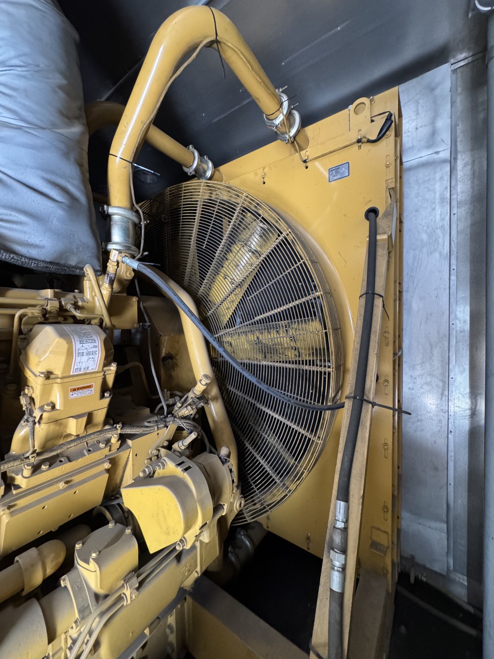 1000 KW Caterpillar #3508B, diesel generator set, 457 hours, 277/480 Volts, 3-phase, 12 Wire, sound