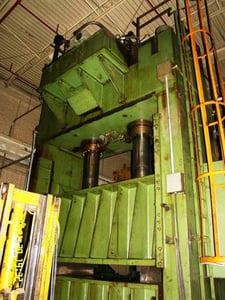 700 Ton, Verson #700-HD-2-144T, hyd.stamping press, 42" stroke, 87" daylight, 144" x96" bed/ram