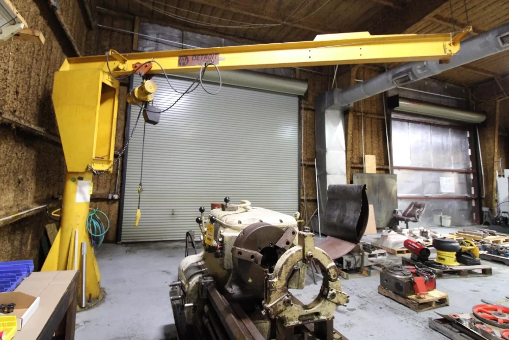 1 Ton, Detroit, jib crane w/ Budgit hoist, 15' Arm
